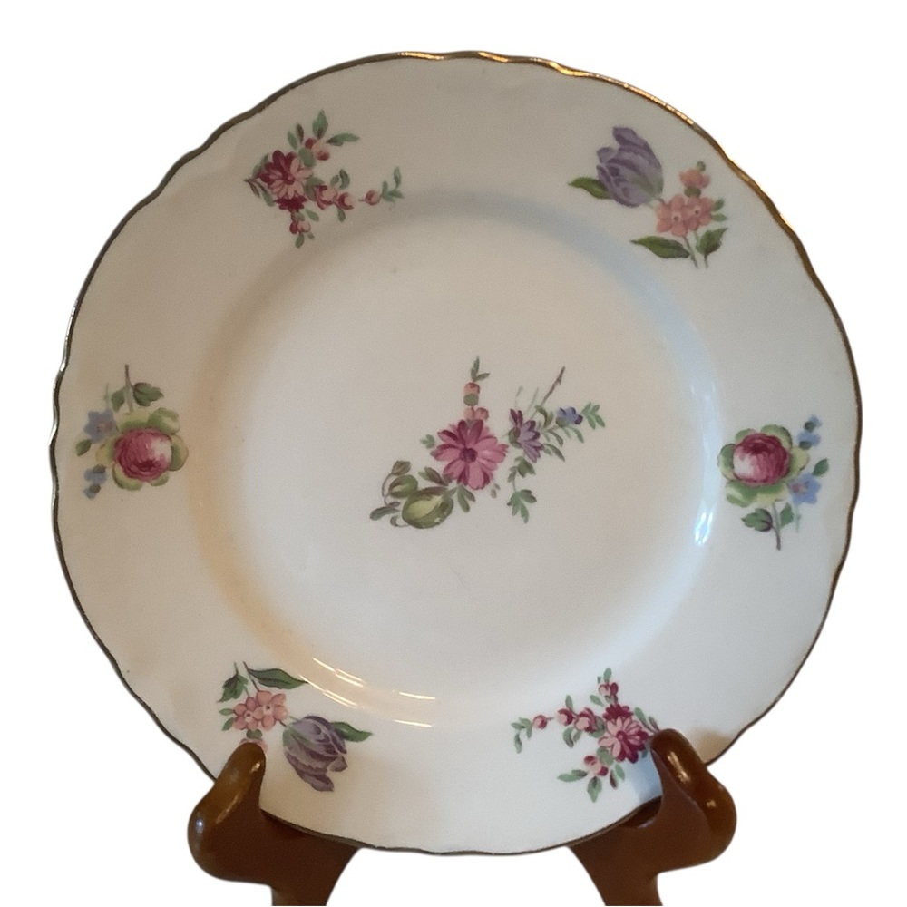 Homer Laughlin China Company Pattern-Priscilla  1940s-1950s Floral/Gold Trim